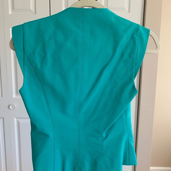 SOLD NWT- bebe Deep V Vest Sz. 00 - Picture 2 of 4